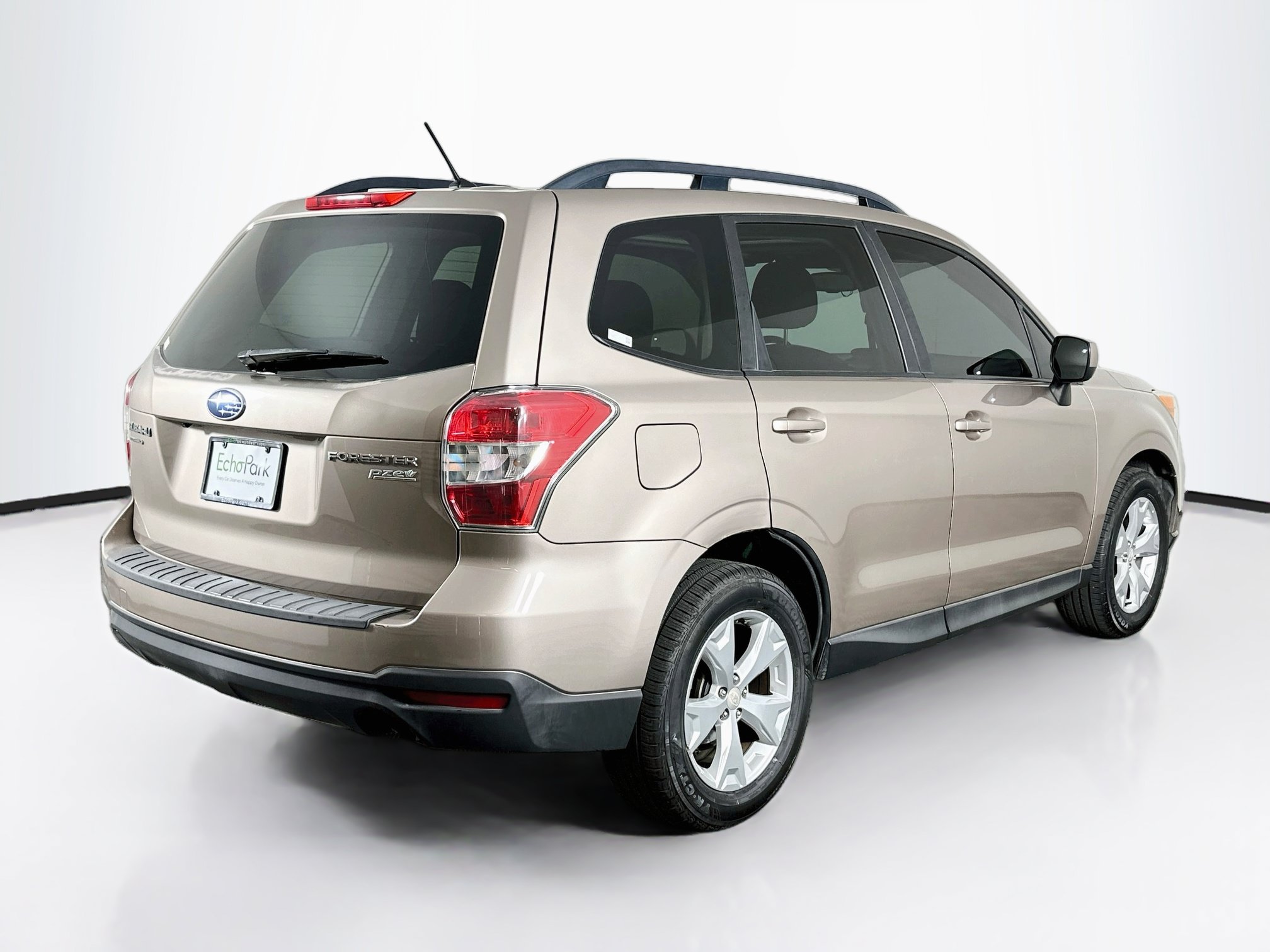 Used 2015 Subaru Forester 2.5i Premium AWD/4WD image 9