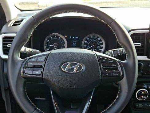 Used 2022 Hyundai Venue Limited w/ Cargo Package FWD image 19