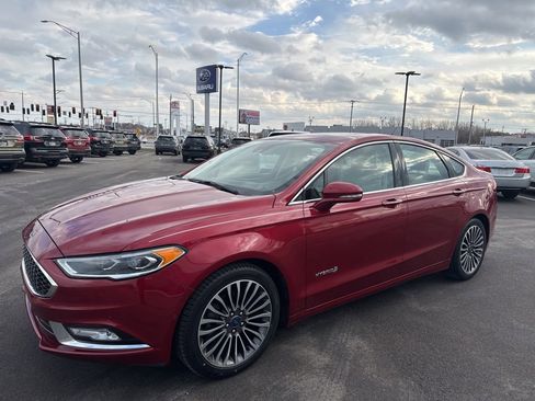 Used 2017 Ford Fusion Platinum image 3