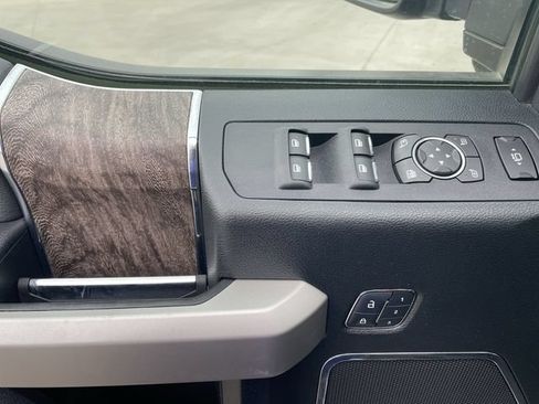 Used 2018 Ford F250 Lariat w/ Lariat Ultimate Package AWD/4WD image 24