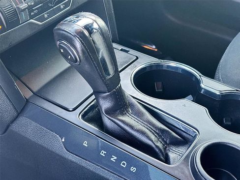 Used 2018 Ford Explorer XLT w/ Equipment Group 201A image 18