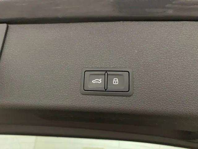 Used 2024 Audi Q8 e-tron Premium AWD/4WD image 10