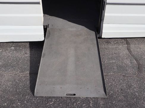 Used 2010 Chrysler Town & Country Touring image 21