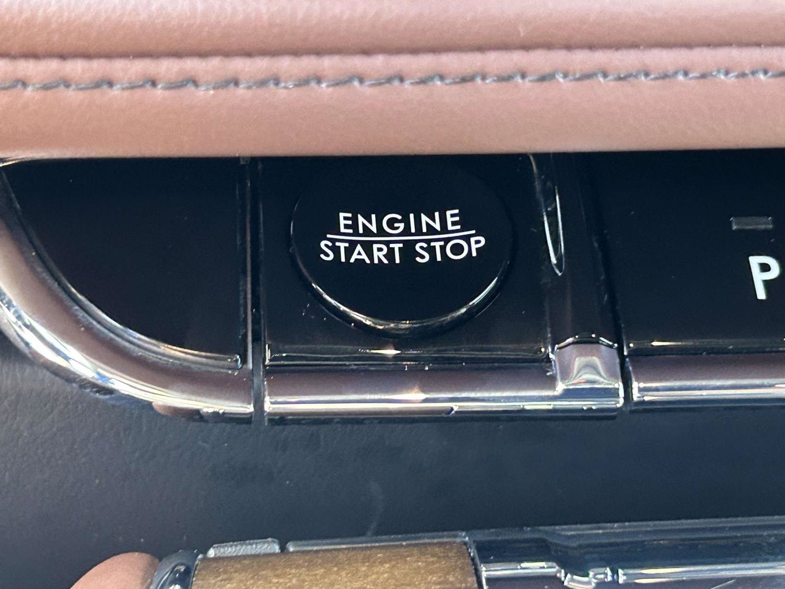 Certified 2025 Lincoln Aviator Reserve w/ Equipment Group 201A AWD/4WD image 27