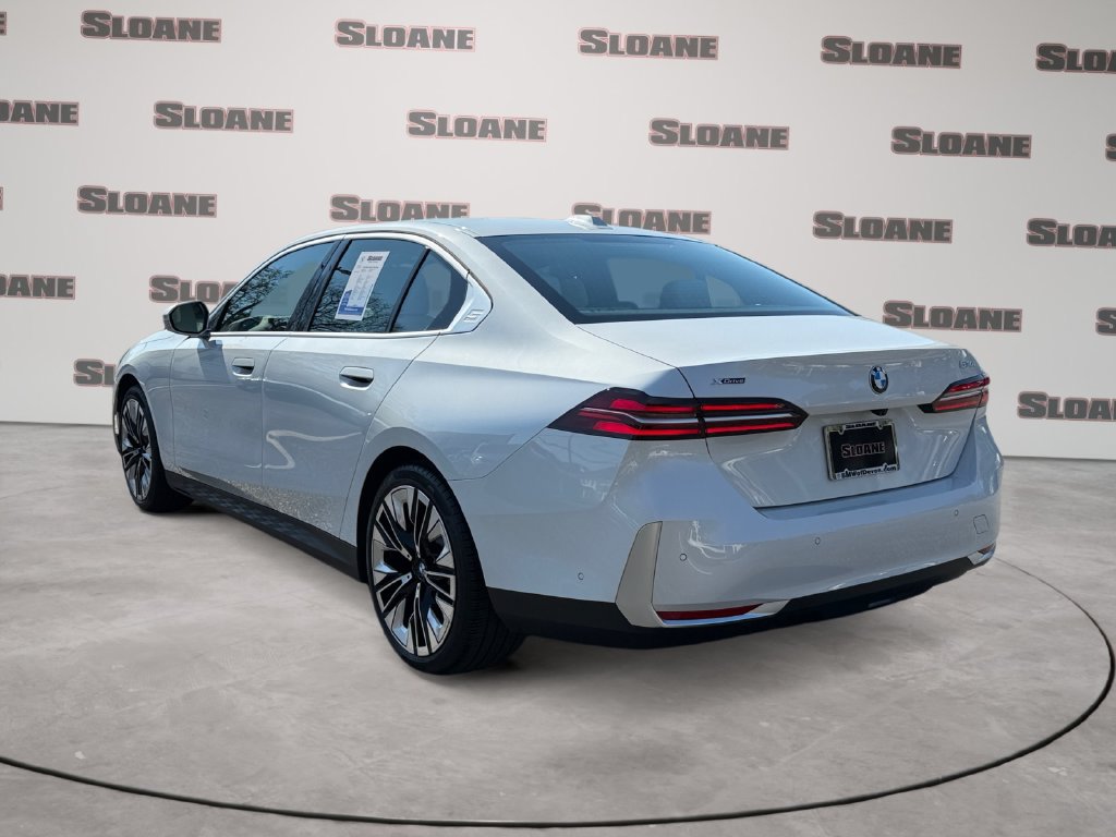 Used 2026 BMW 530i xDrive AWD/4WD image 3