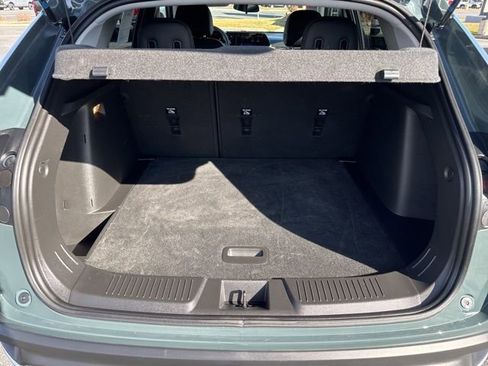 Certified 2025 Chevrolet Trax LT image 11