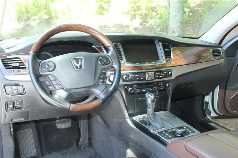 Used 2014 Hyundai Equus Signature RWD image 15