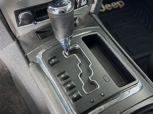 Used 2008 Jeep Grand Cherokee Laredo image 16