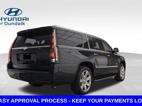 Used 2018 Cadillac Escalade ESV Luxury image 3