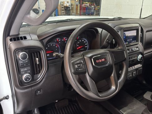 Used 2025 GMC Sierra 2500 Pro AWD/4WD image 16