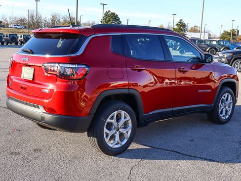 New 2026 Jeep Compass Latitude image 5