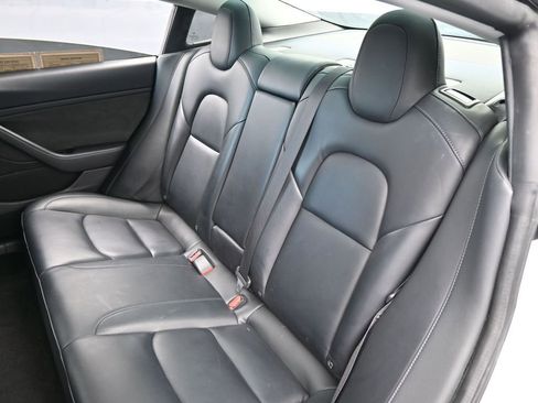 Used 2019 Tesla Model 3 image 32