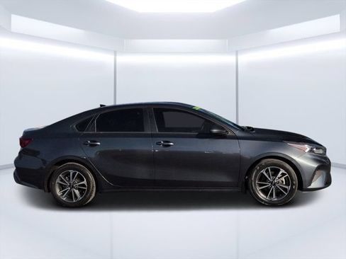 Used 2024 Kia Forte LXS FWD image 2