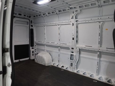 Used 2024 RAM ProMaster 2500 w/ Convenience Group FWD image 16