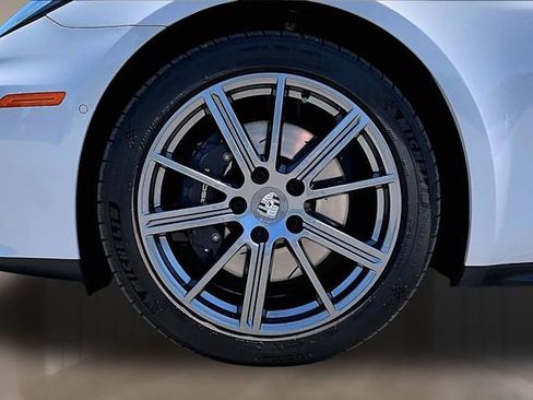 Used 2025 Porsche Panamera RWD image 29