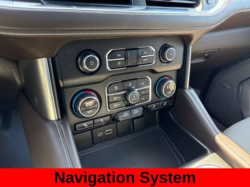 Used 2024 Chevrolet Suburban Z71 w/ Luxury Package AWD/4WD image 21