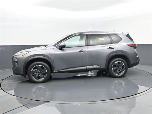 Used 2024 Nissan Rogue SV image 5