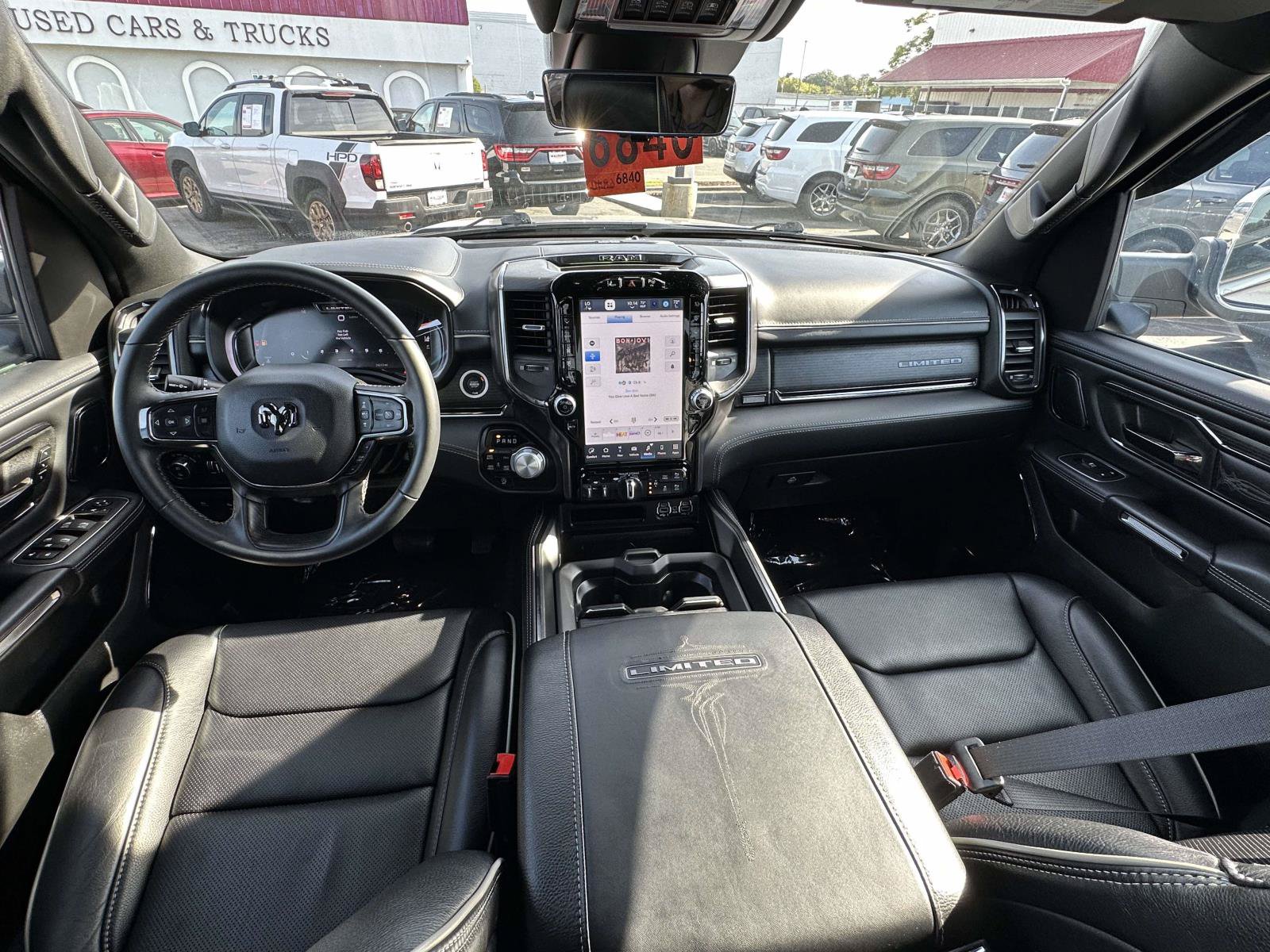Used 2024 RAM 1500 Limited AWD/4WD image 9
