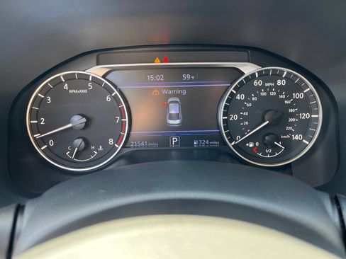 Used 2025 Nissan Altima 2.5 SV FWD image 41