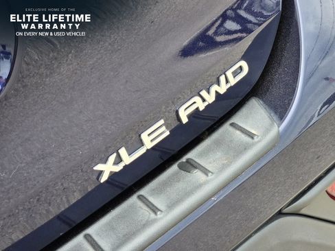 Used 2023 Toyota Highlander XLE AWD/4WD image 8