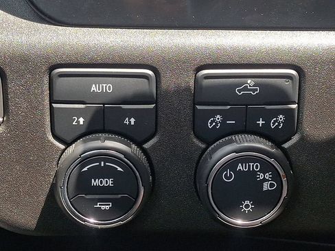 Certified 2023 Chevrolet Silverado 1500 LT AWD/4WD image 24