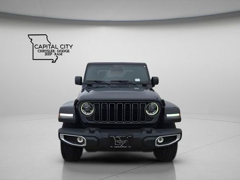 New 2026 Jeep Gladiator Sport image 2
