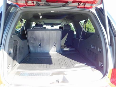 New 2025 Chevrolet Suburban Premier image 29