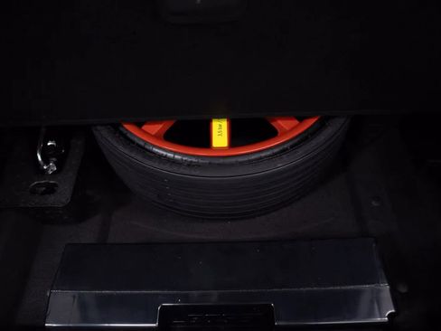 Certified 2025 Porsche Macan image 31