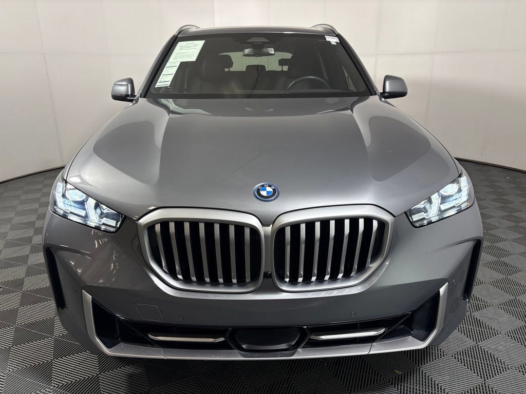 Certified 2024 BMW X5 xDrive50e w/ Premium Package AWD/4WD image 3