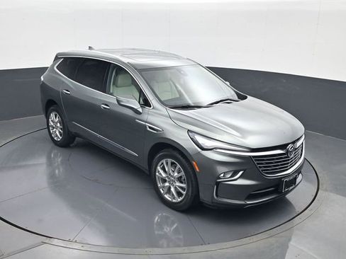 Used 2023 Buick Enclave Essence w/ Experience Buick Package AWD/4WD image 16