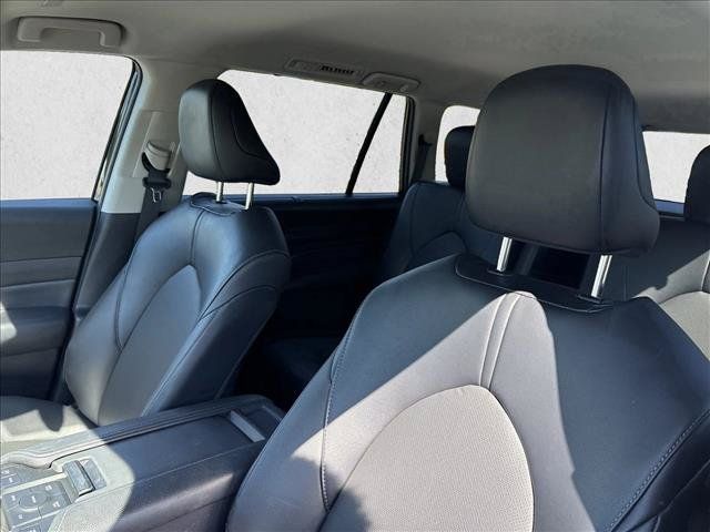 Certified 2025 Toyota Grand Highlander AWD image 20
