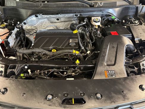Used 2025 Chevrolet Trax LT FWD image 23