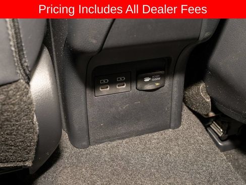 Used 2025 Toyota Prius Plug-In Hybrid FWD image 7