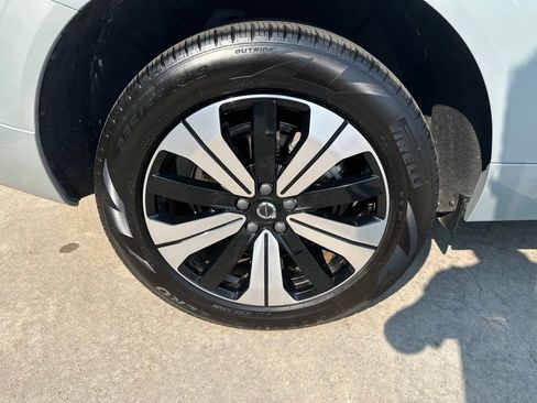 Certified 2025 Volvo XC60 T8 Core w/ Protection Package Premier AWD/4WD image 14
