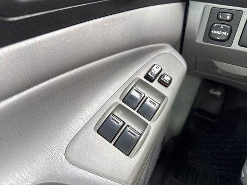 Used 2010 Toyota Tacoma 4x4 Double Cab image 30