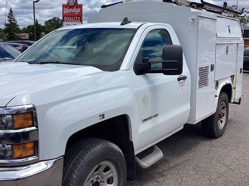 Used 2015 Chevrolet Silverado 3500 W/T RWD image 6