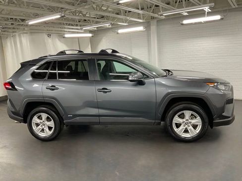 Used 2021 Toyota RAV4 LE image 6