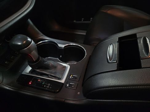 Used 2019 Toyota Highlander XLE image 26