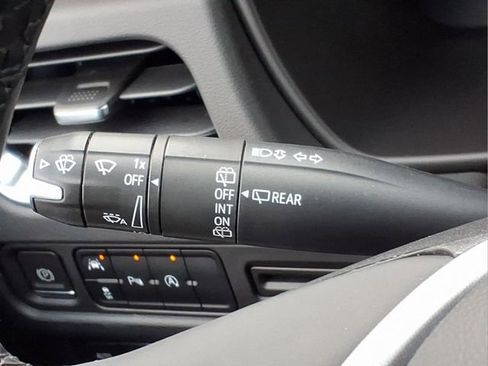 Used 2023 GMC Yukon SLE w/ Gmc Pro Safety Plus Package image 26