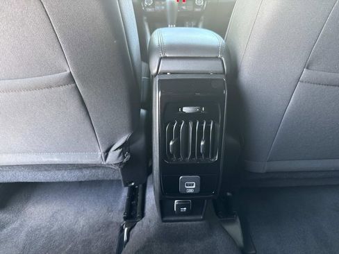 Used 2024 Jeep Compass Sport image 17