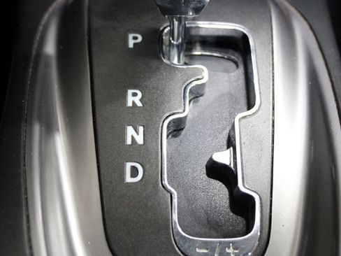 Used 2020 Dodge Journey Crossroad FWD image 16