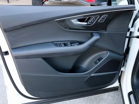 Used 2025 Audi Q7 3.0T Premium Plus image 16