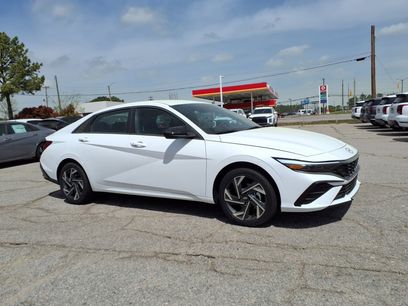 New 2025 Hyundai Elantra SEL