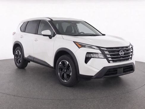 Used 2024 Nissan Rogue SV AWD/4WD image 2