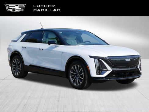 Used 2026 Cadillac Lyriq Sport w/ LPO, Floor Liner Package AWD/4WD image 1