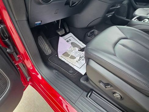 New 2026 Chrysler Pacifica Select w/ S Appearance Package image 24