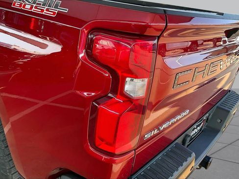 Used 2021 Chevrolet Silverado 1500 LT Trail Boss w/ Convenience Package II AWD/4WD image 28