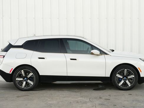 Used 2023 BMW iX M60 w/ Executive Package image 57