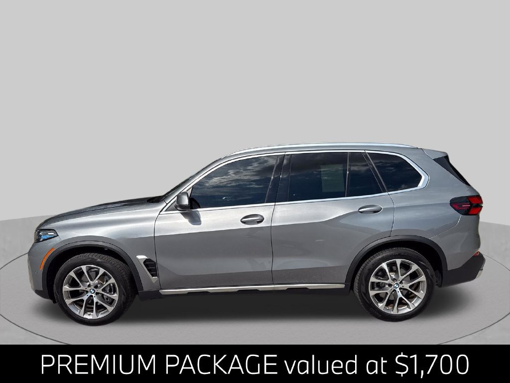 Certified 2026 BMW X5 xDrive40i w/ Premium Package AWD/4WD image 2