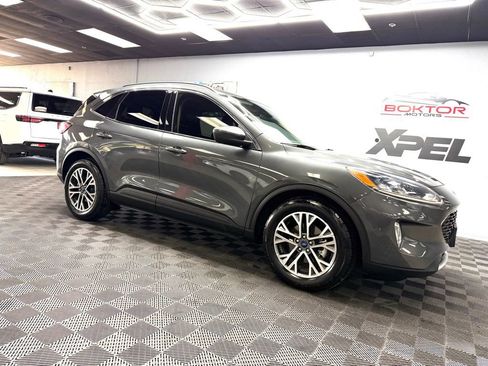Used 2020 Ford Escape SEL FWD image 2